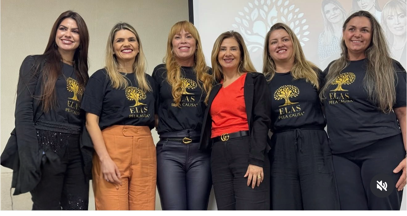Mulheres do movimento Elas Pela Causa reunidas
